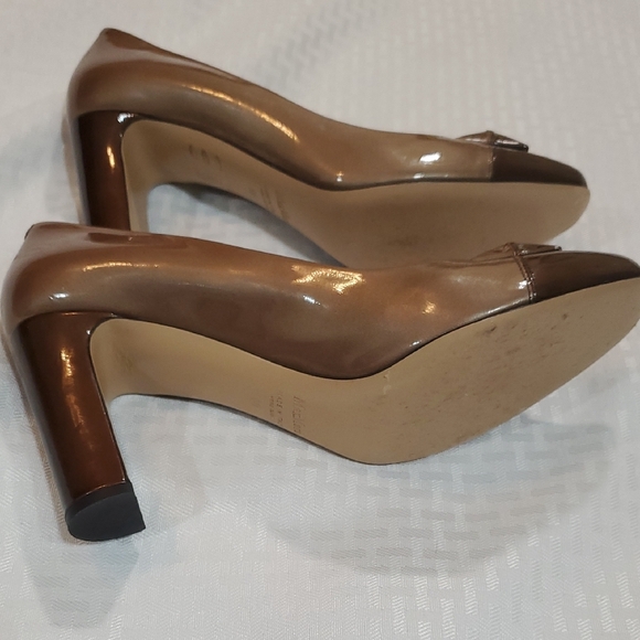MaxMara Brown High-Heeled Pumps with a shiny Finish - Picture 10 of 16
